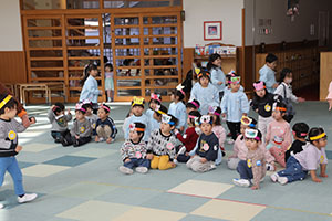 3月生まれのお誕生会　ー劇ごっこー　　ひよこ・あひる・ぺんぎん