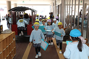 3月生まれのお誕生会　ー宝探しー　年中