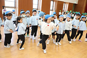 3月生まれのお誕生会 　ードッジボールー　　年長