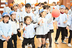 3月生まれのお誕生会 　ードッジボールー　　年長
