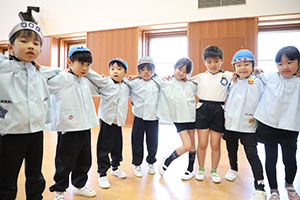 3月生まれのお誕生会 　ードッジボールー　　年長