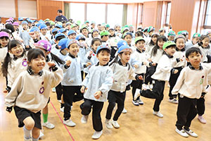 3月生まれのお誕生会 　ードッジボールー　　年長