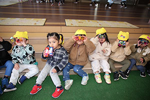 双眼鏡を持ってお散歩🎵　あひる