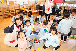 仲良くお給食　あひる・きりん