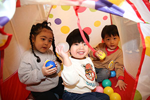 ボール遊び　あひる