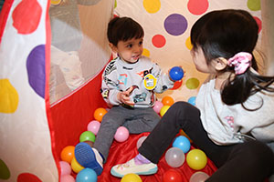 ボール遊び　あひる