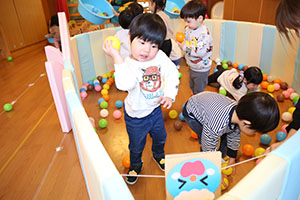 ボール遊び　あひる