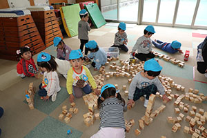積み木遊び　ぺんぎん