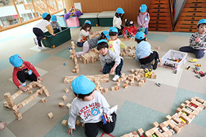 積み木遊び　ぺんぎん