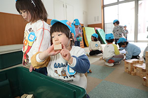 積み木遊び　ぺんぎん
