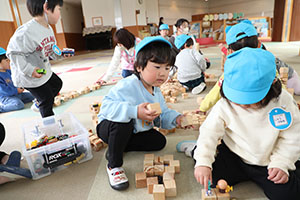 積み木遊び　ぺんぎん