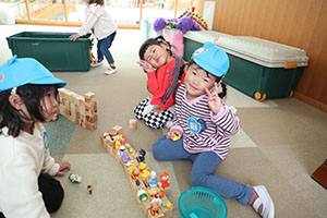 積み木遊び　ぺんぎん