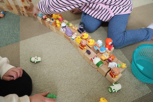 積み木遊び　ぺんぎん