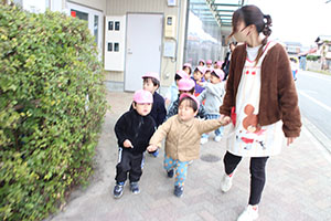 お散歩楽しかったね　ひよこ