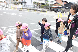 お散歩楽しかったね　ひよこ