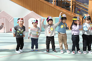 リズム遊び　「森の中の発表会」♪　2歳児クラス