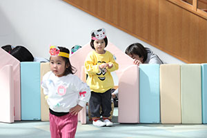 リズム遊び　「森の中の発表会」♪　2歳児クラス