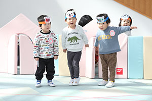 リズム遊び　「森の中の発表会」♪　2歳児クラス