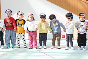 リズム遊び　「森の中の発表会」♪　2歳児クラス