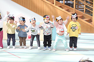 リズム遊び　「森の中の発表会」♪　2歳児クラス