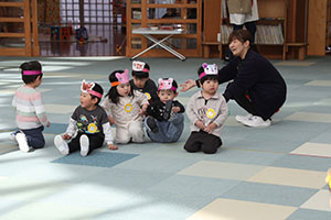 リズム遊び　「森の中の発表会」♪　2歳児クラス