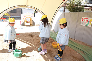 元気いっぱい園庭遊び！　あひる・こあら・ひまわり