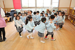 じゃんけん列車♪　きりん