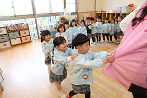 じゃんけん列車♪　きりん