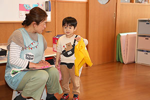 思い出帳渡し　2歳児クラス