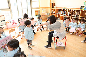 思い出帳渡し　うさぎ・りす・こあら・ぱんだ・きりん