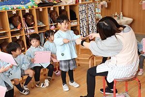 思い出帳渡し　うさぎ・りす・こあら・ぱんだ・きりん