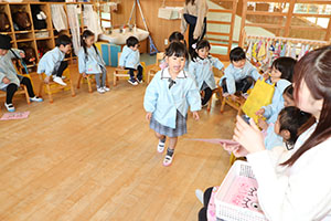 思い出帳渡し　うさぎ・りす・こあら・ぱんだ・きりん