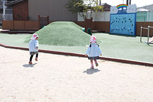 かくれんぼと宝探し　うさぎ