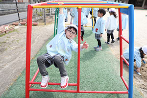 元気いっぱい園庭遊び！！　たんぽぽ