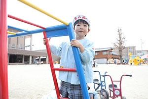 元気いっぱい園庭遊び！！　たんぽぽ