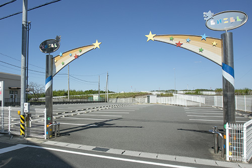 東駐車場